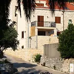 Luvi