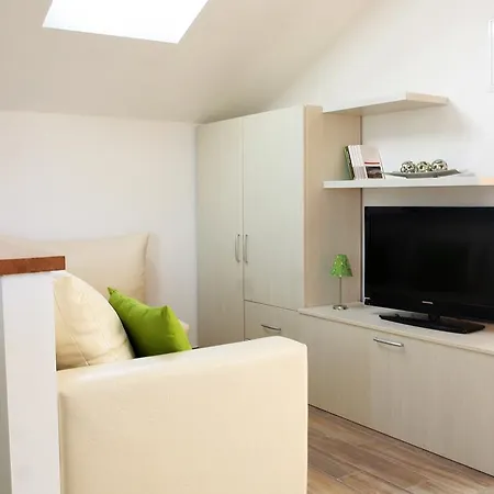 Luvi شقة كورتْشولا