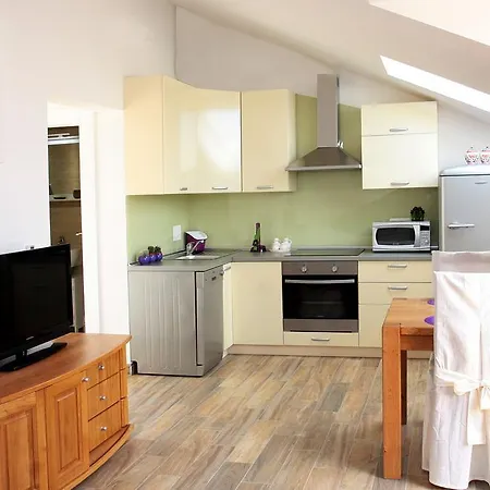 شقة Luvi كورتْشولا